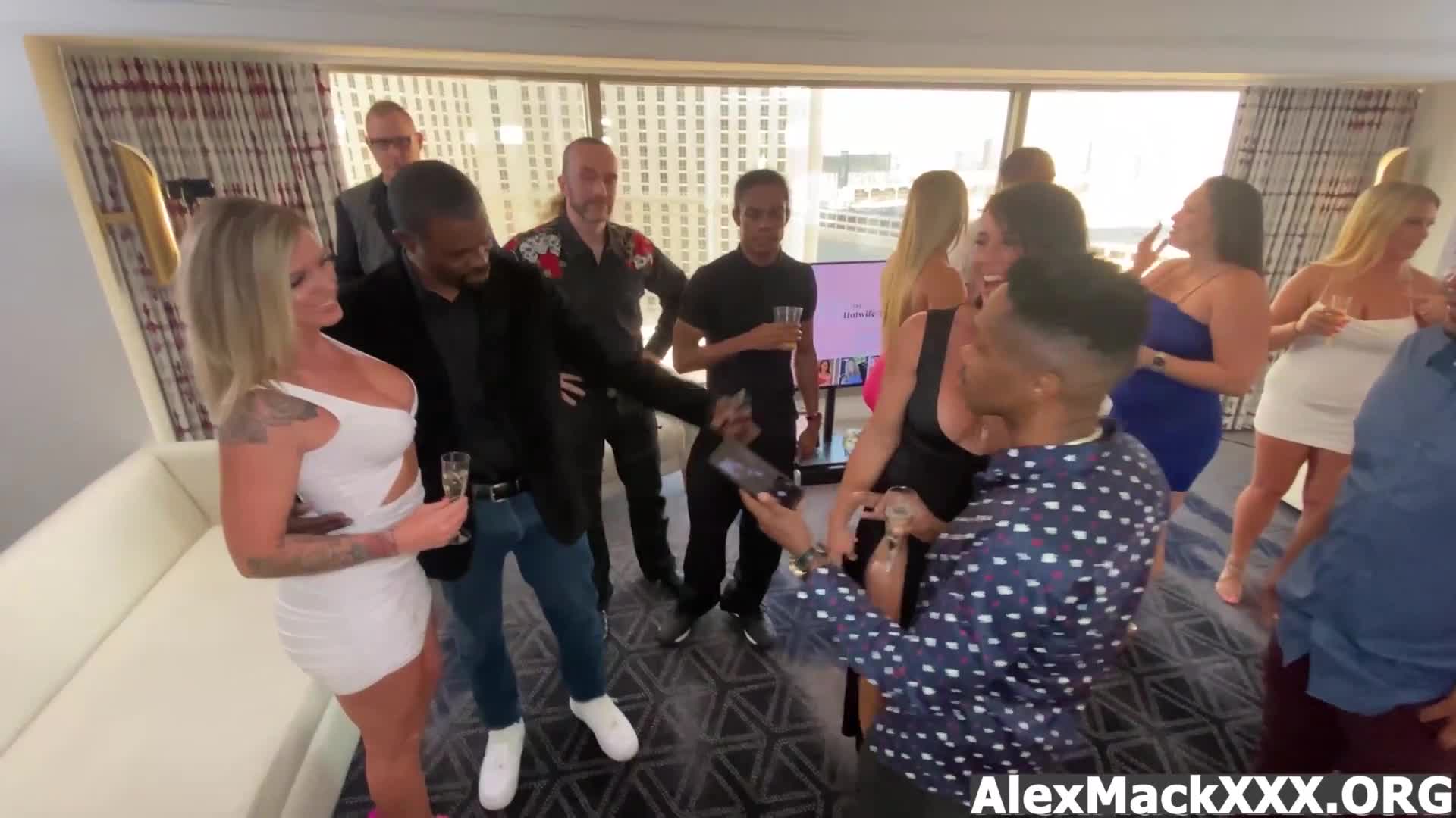 Video 688053 from Holly Hotwife