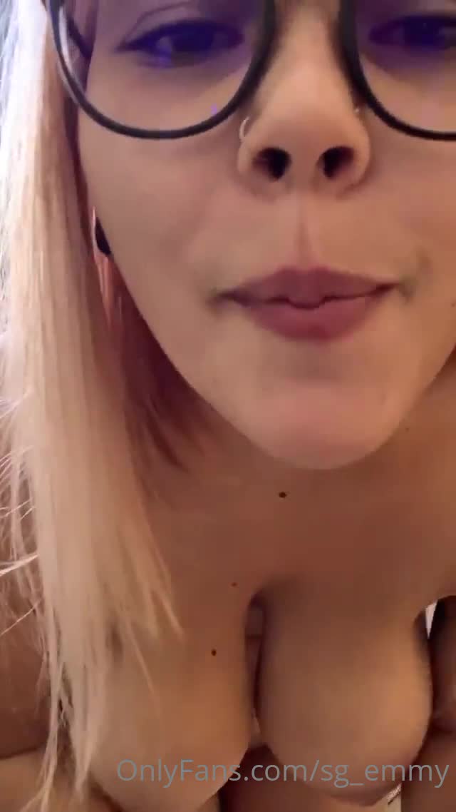 Video 688596 from Emmie sg