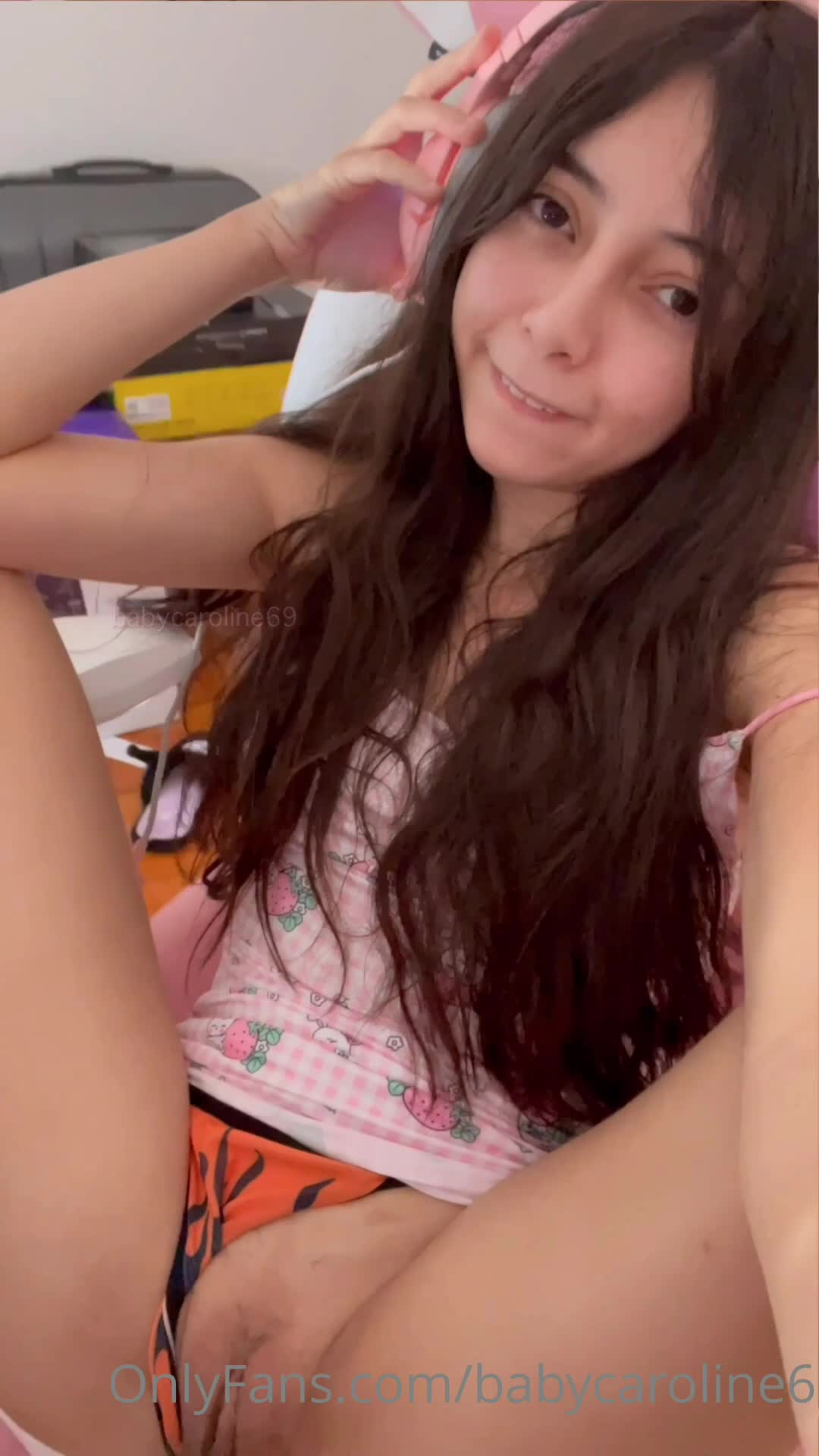 Video 688657 from Caroline Lopes | BabyCaroline