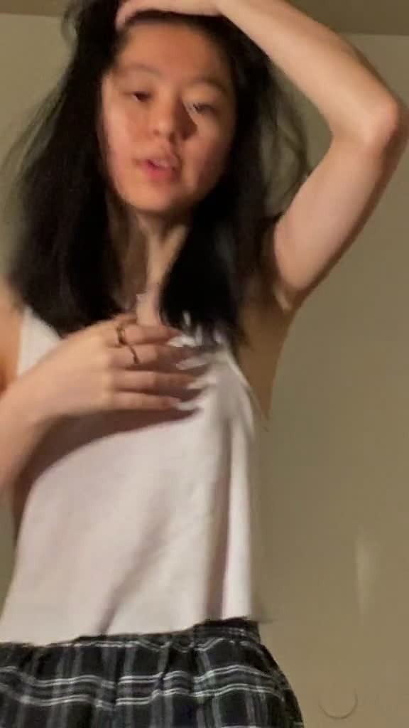 Video 688974 from Lily Liu | lilyisalilsleepy