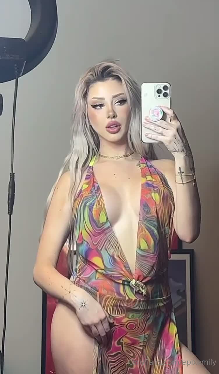 Video 692479 from @epixemily (Emily Rose)