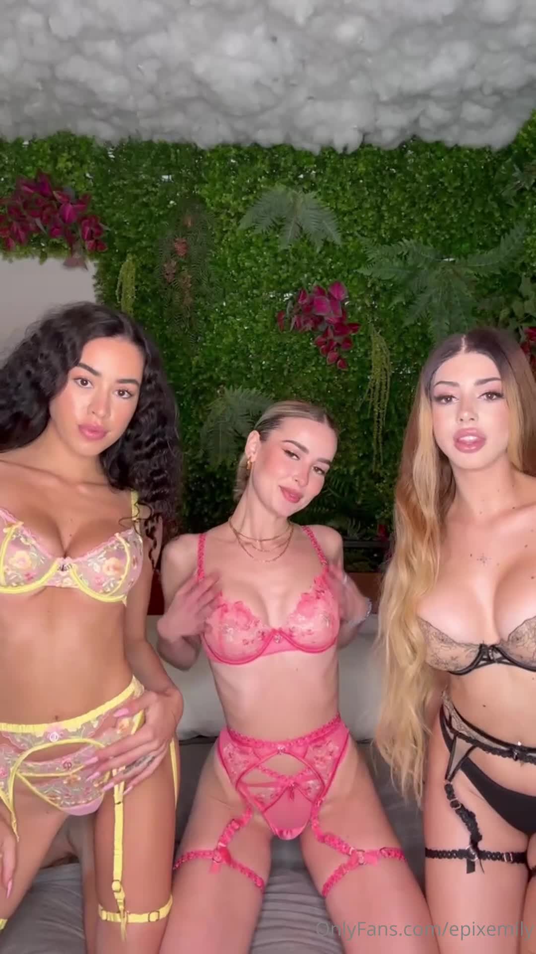 Video 692482 from @epixemily (Emily Rose)