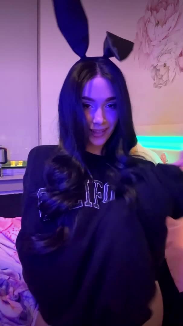 Video 693587 from Chloe Collins