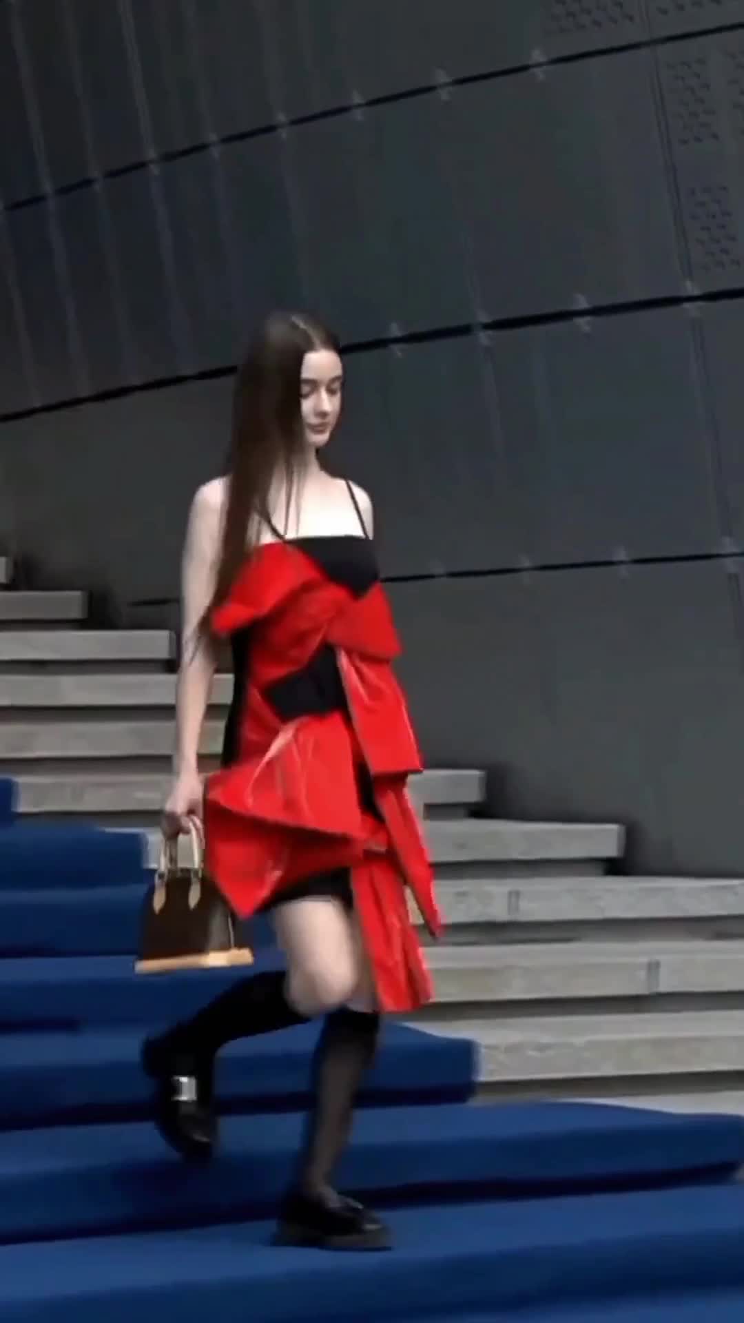 Video 693612 from Dasha Taran / taaarannn / tarankaaa