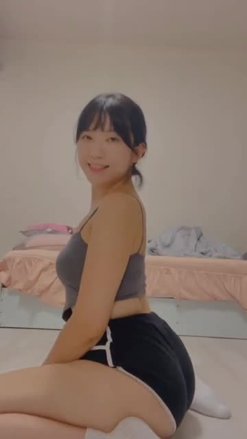 Video 698323 from Heeheemoon / moon_nyang_