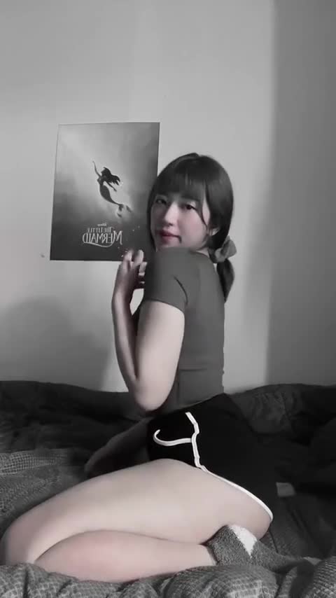 Video 698325 from Heeheemoon / moon_nyang_