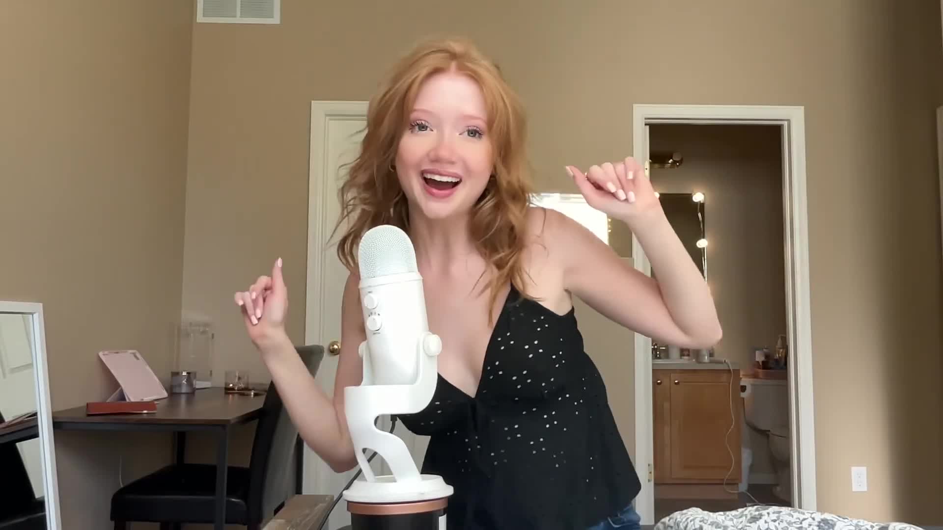 Video 698397 from Makenna Kelly / Lifewithmak