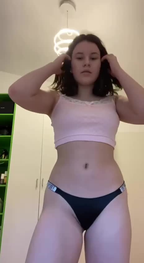 Video 698640 from Adrialoo