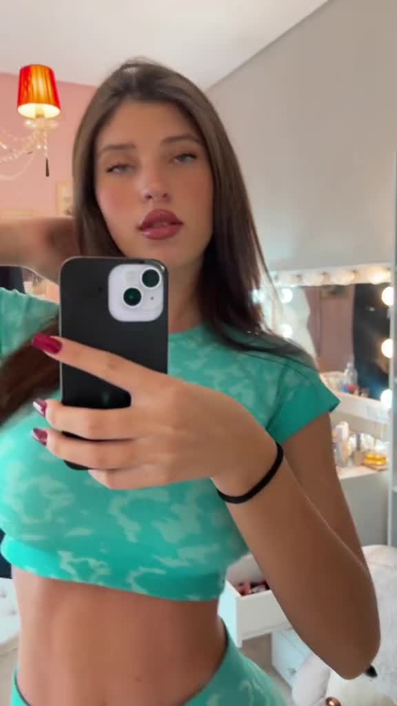 Video 701145 from Louisa Rain / louisaraiin