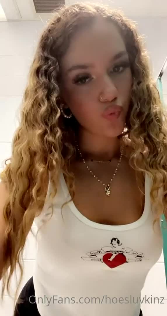 Video 701264 from Mckinzie Valdez / Mckinzie.valdez1 / hoesluvkinz