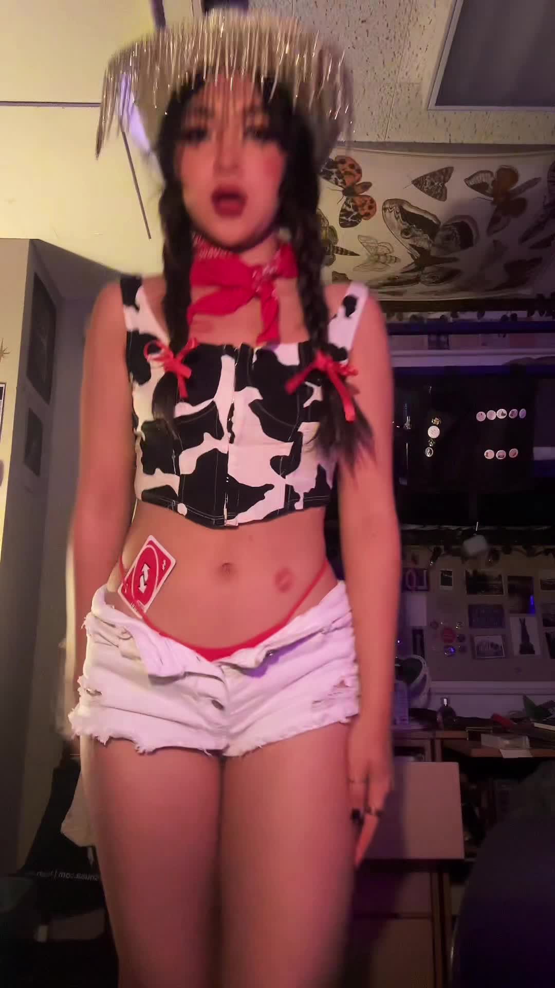 Video 702705 from Natalie Tran / itsnatalietran