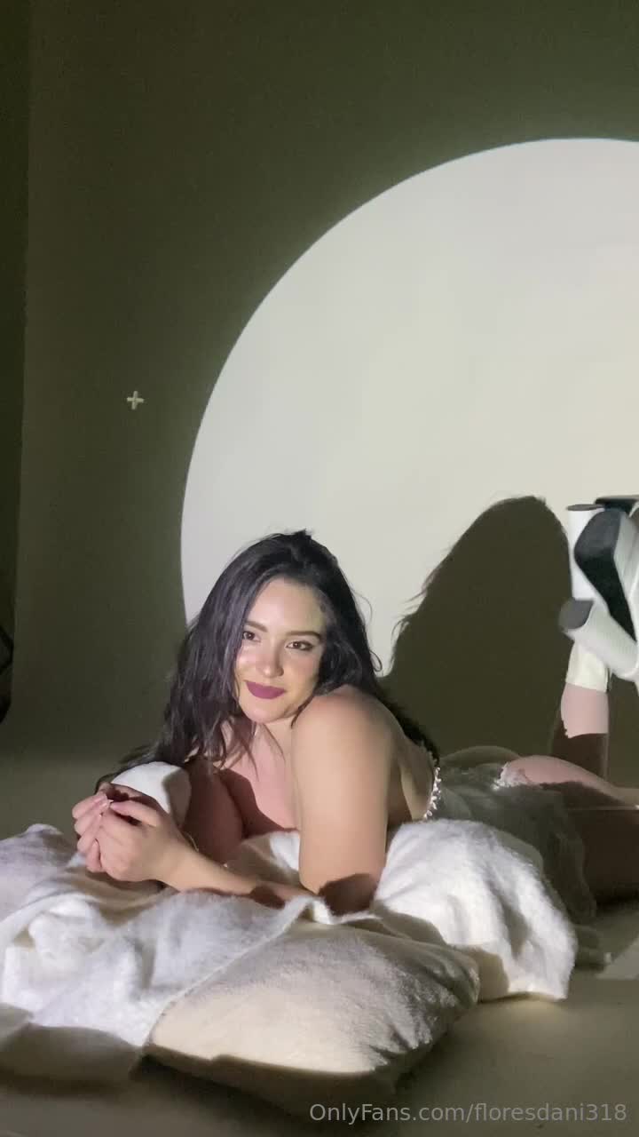 Video 703637 from Daniela Flores alias @floresdani318 on instagram and onlyfans