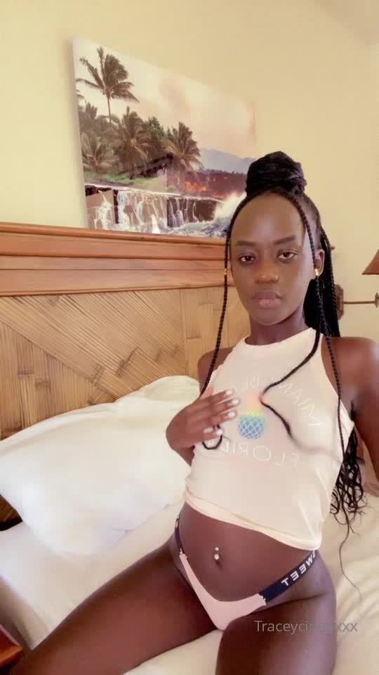 Video 703914 from tastytracey18 / PETITEDOLLL19 / PETITE DOLL / Traceycindyxxx