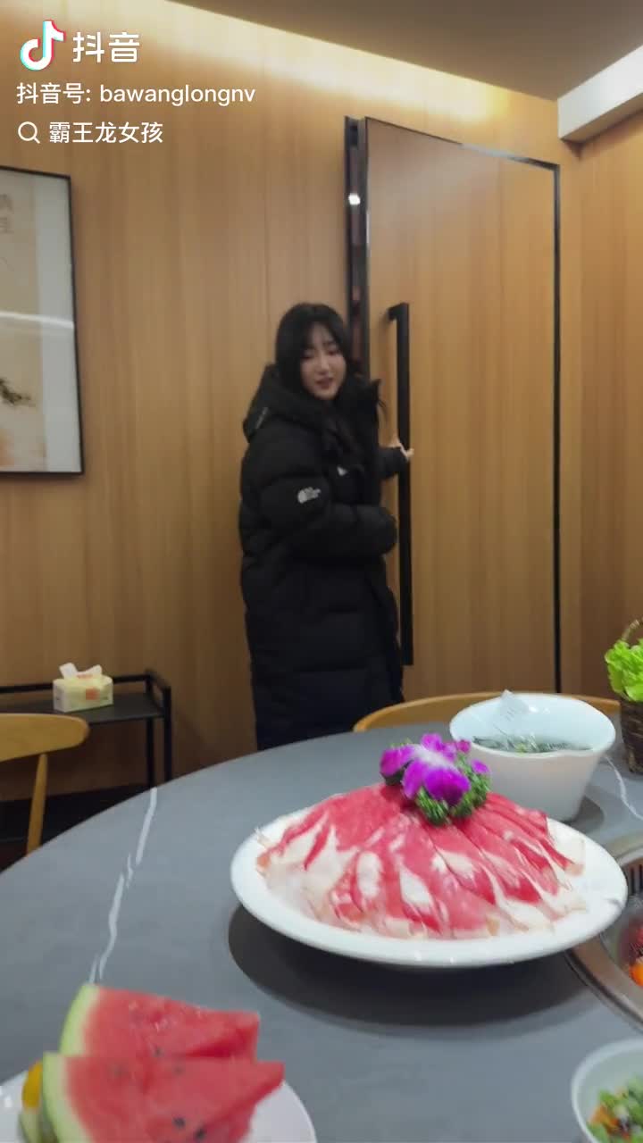 Video 705942 from bawanglongnv / 霸王龙女孩girl / 霸王龙龙龙