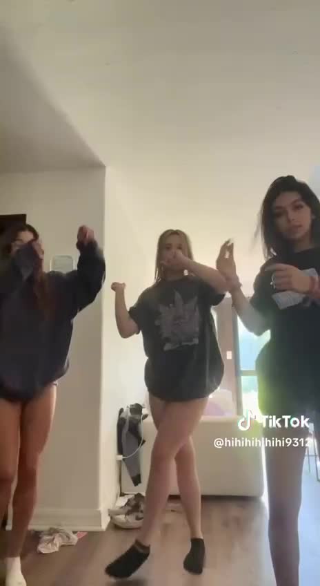 Video 706875 from chloeparker6277 / bunnybunny924 / chloe.parkerrrr