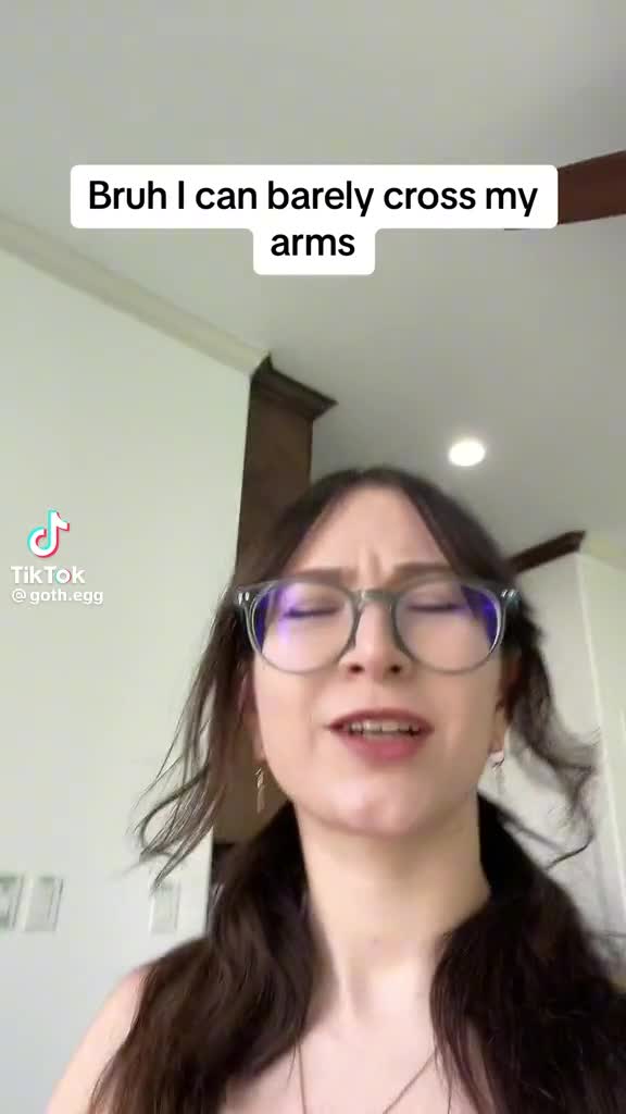 Video 719710 from bigtittygothegg / goth__egg / goth.egg / Lee Lee