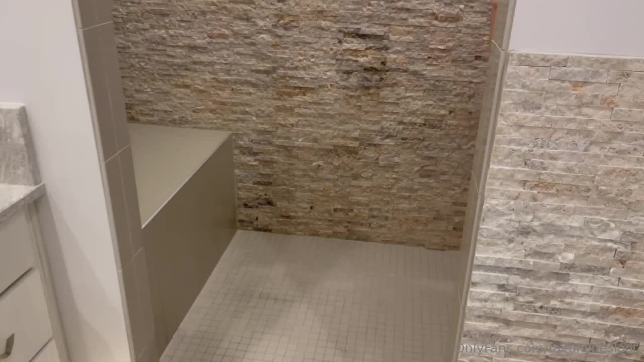 Video 721071 from Livinia Roberts | urfavonlinesloot