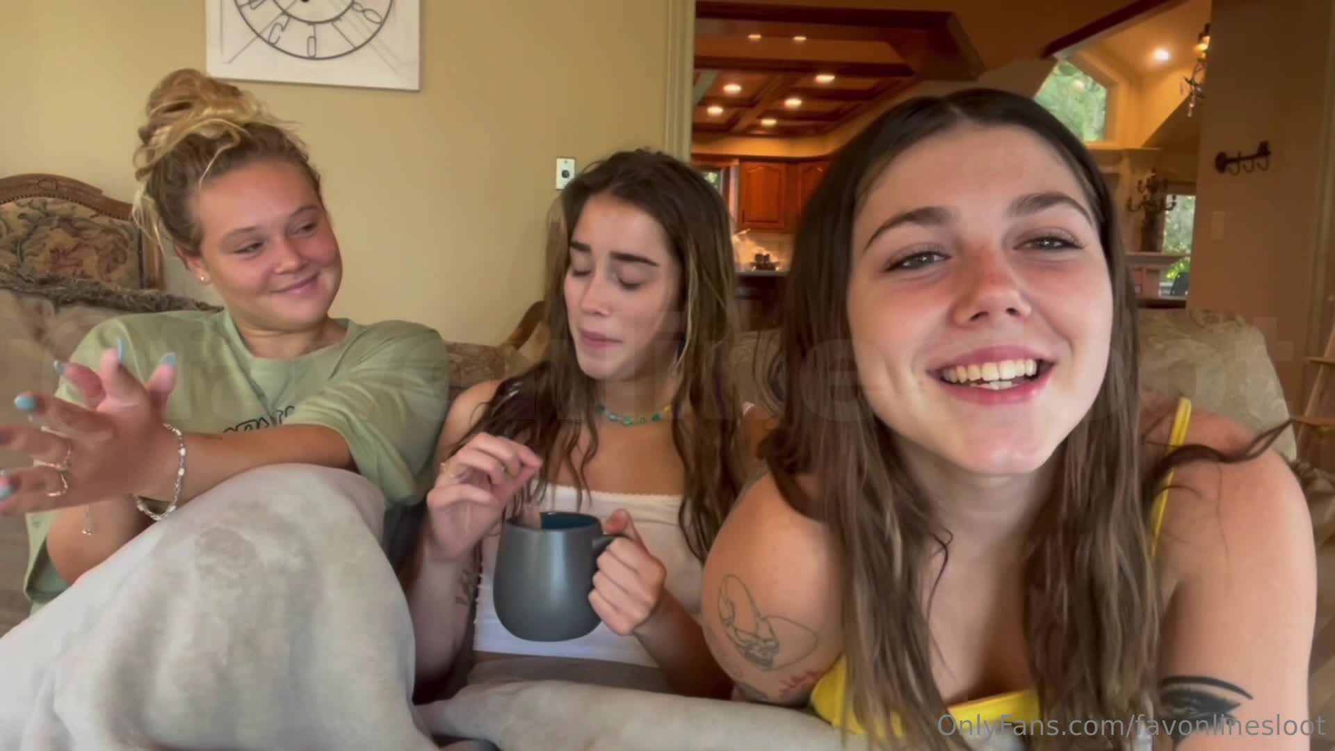 Video 721078 from Livinia Roberts | urfavonlinesloot