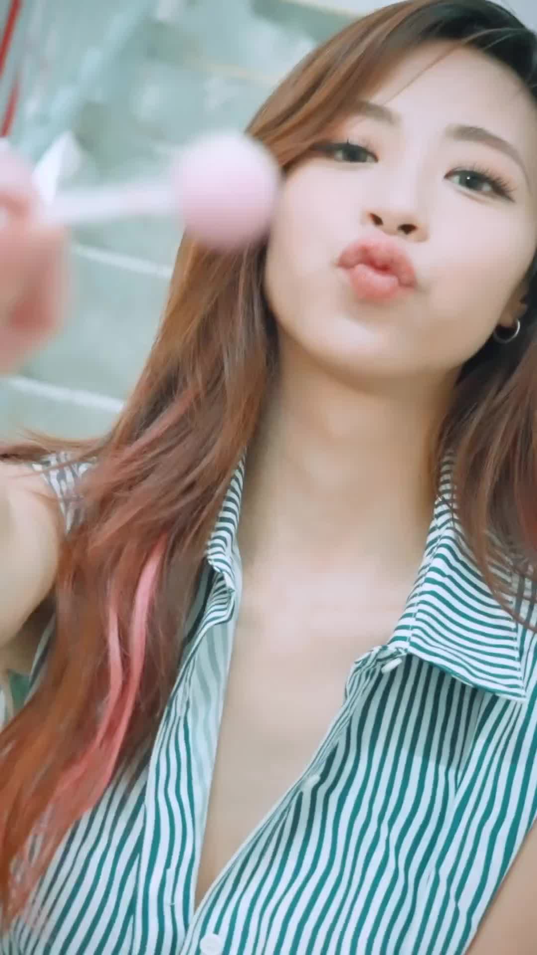 Video 726929 from 𝐖𝐄𝐒𝐓 𝐓𝐔𝐍𝐆 梁西童