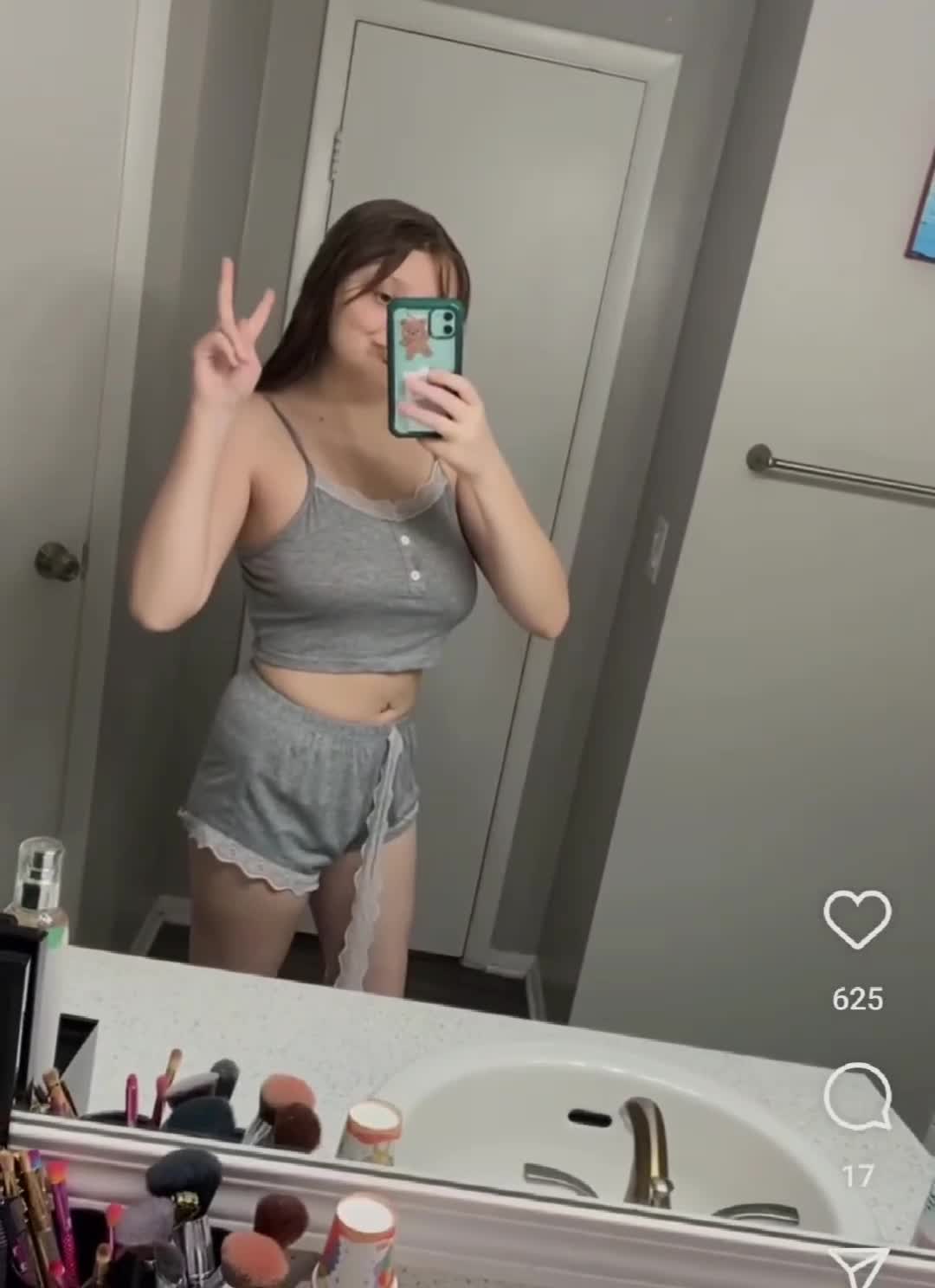 Video 739023 from brie_cheeses