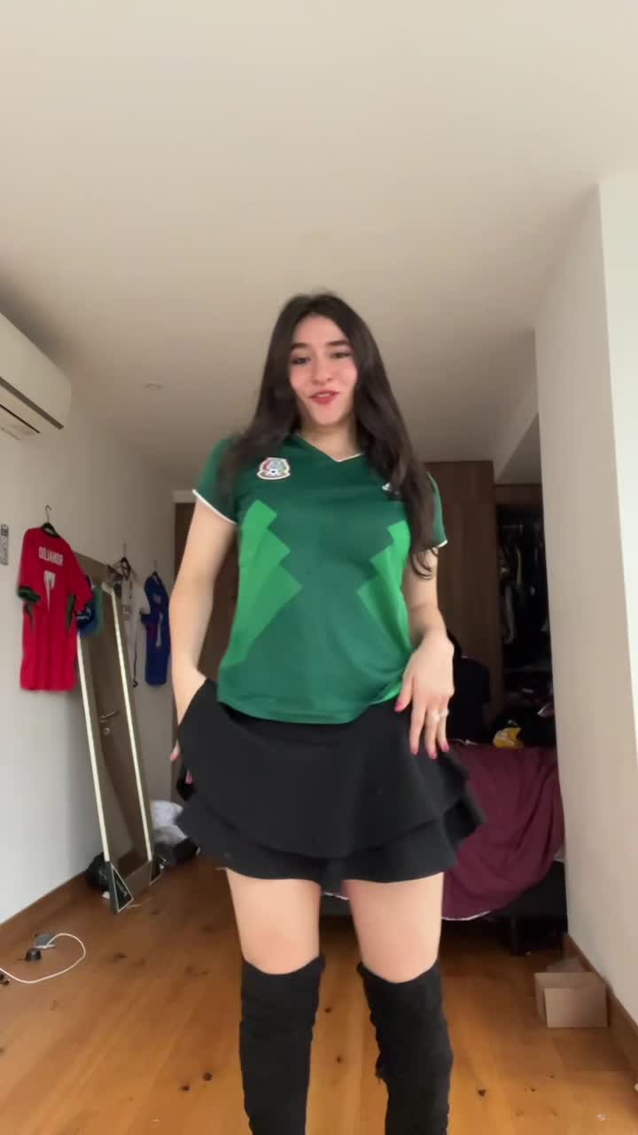 Video 740093 from Arayfer (@arayfer_hernandez)