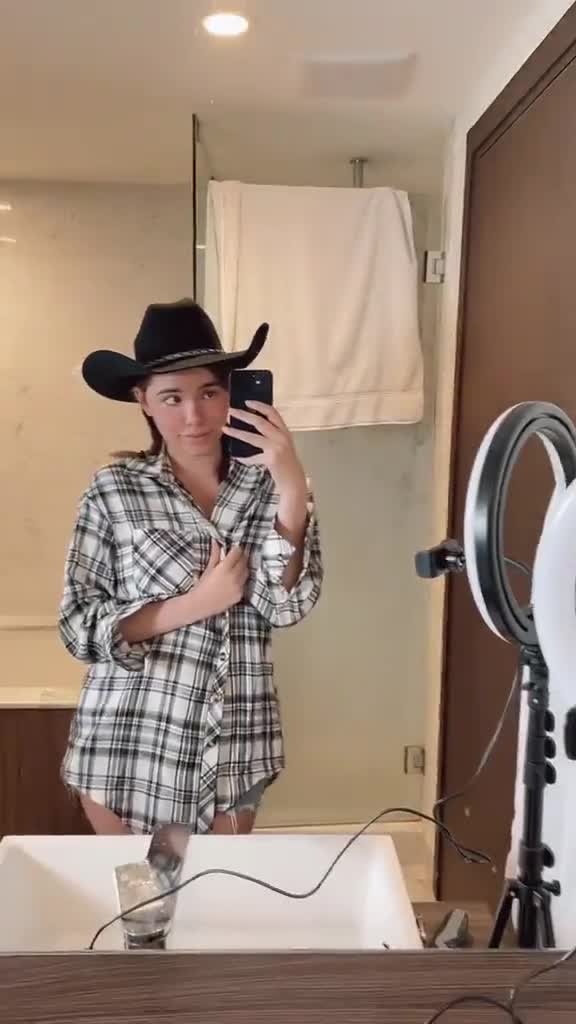 Video 740880 from Harley West | harleyxwest | Savanna Barajas