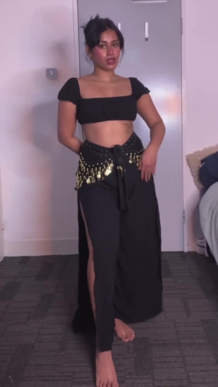 Video 741319 from senoritasara / senorita_sara._