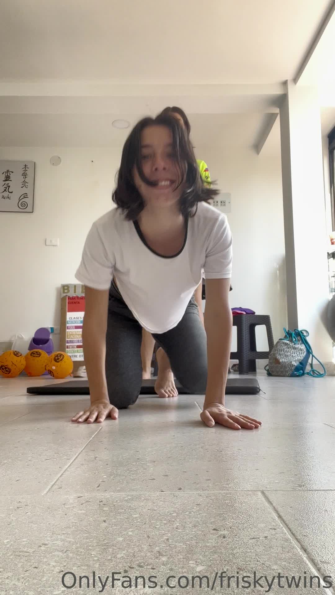 Video 755132 from Frisky Twins | FriskyAna | FriskyIsa