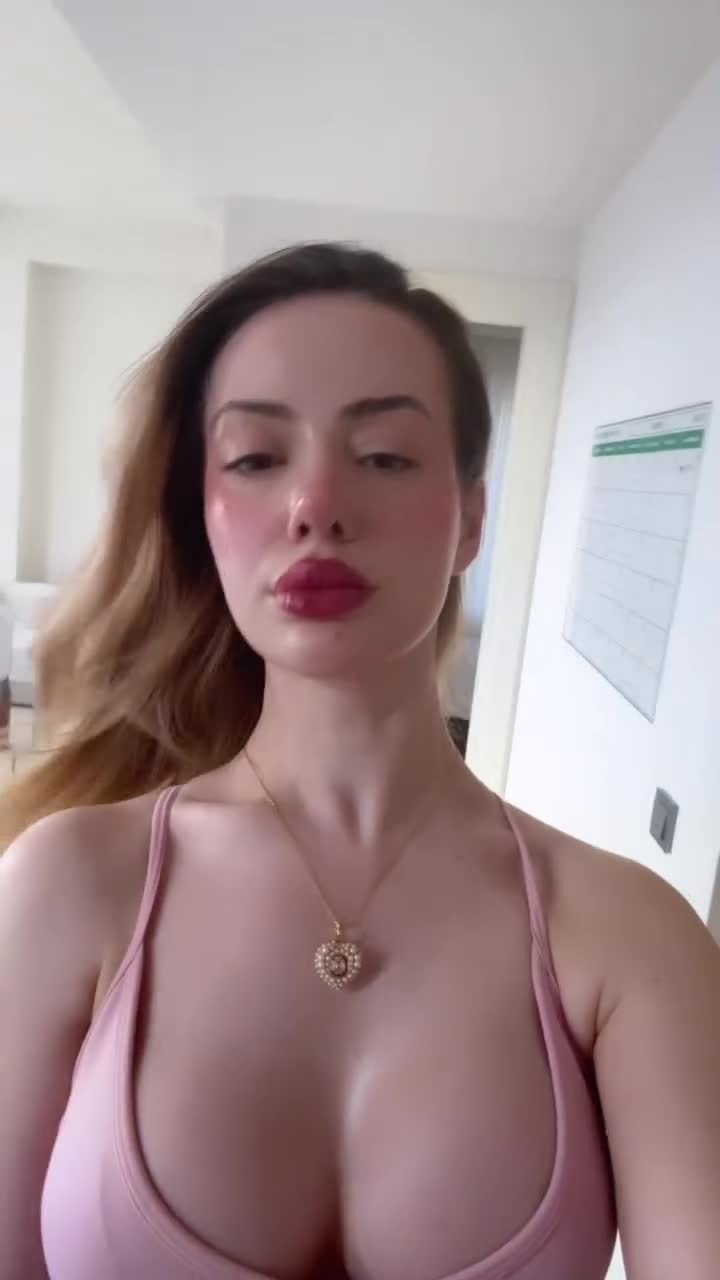 Video 785240 from oznur guven / oznurunuzz / oz_nurunuz