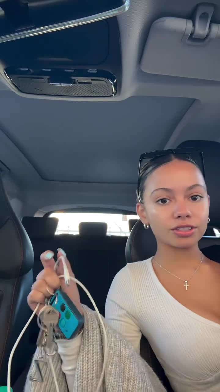 Video 786099 from Zoe Manoek / heyitzoej