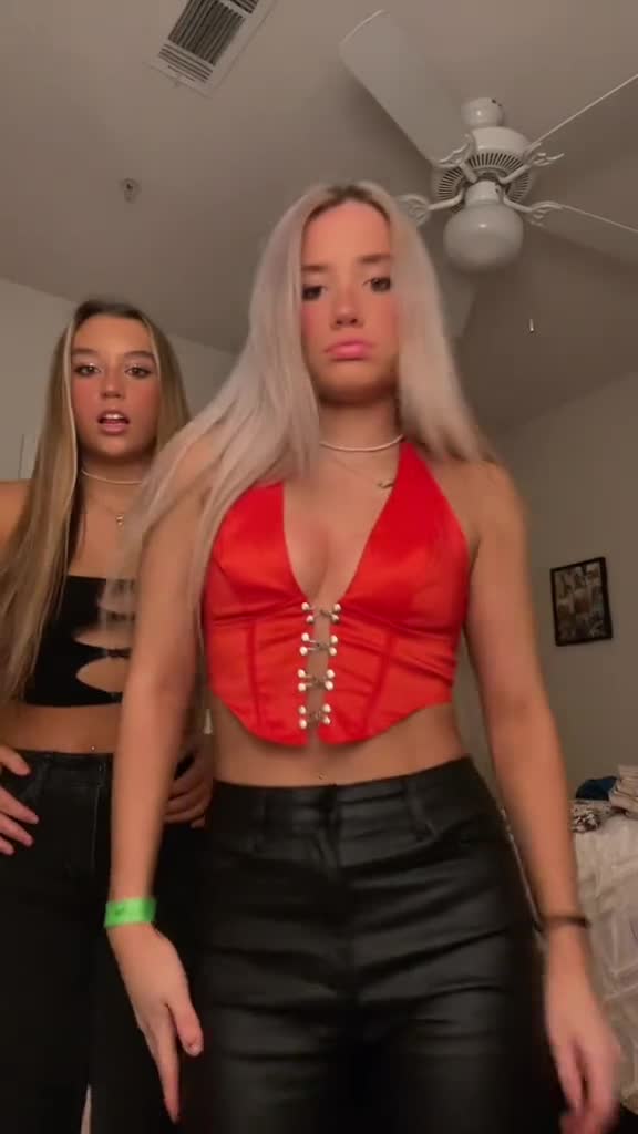 Video 786729 from Katie Davis | _katiedavis | .katieedaviss