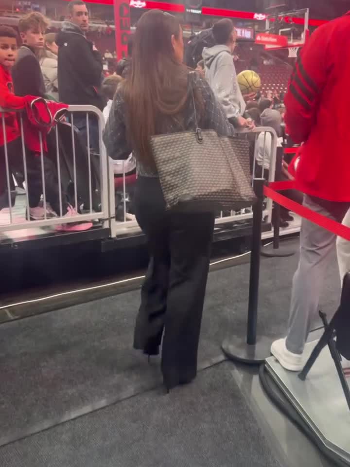 Video 787698 from Cassidy Hubbarth