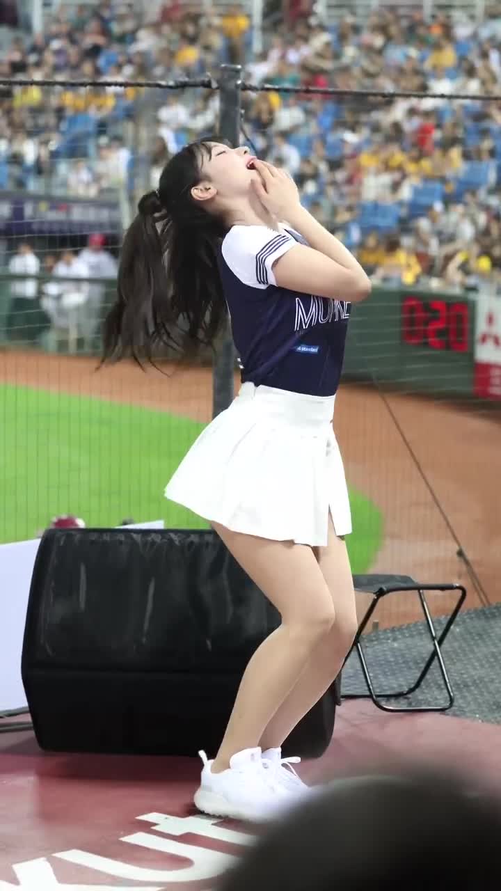 Video 788100 from Lee Dahye 이다혜 / le_dahye