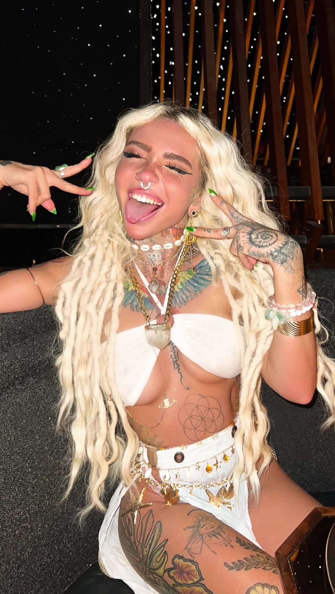 Video 795555 from Shanin Blake