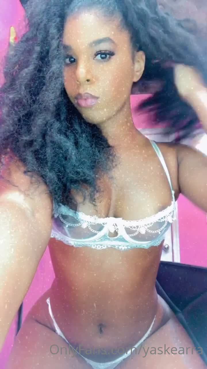 Video 806647 from Yasmeen Kearra / yaskearra