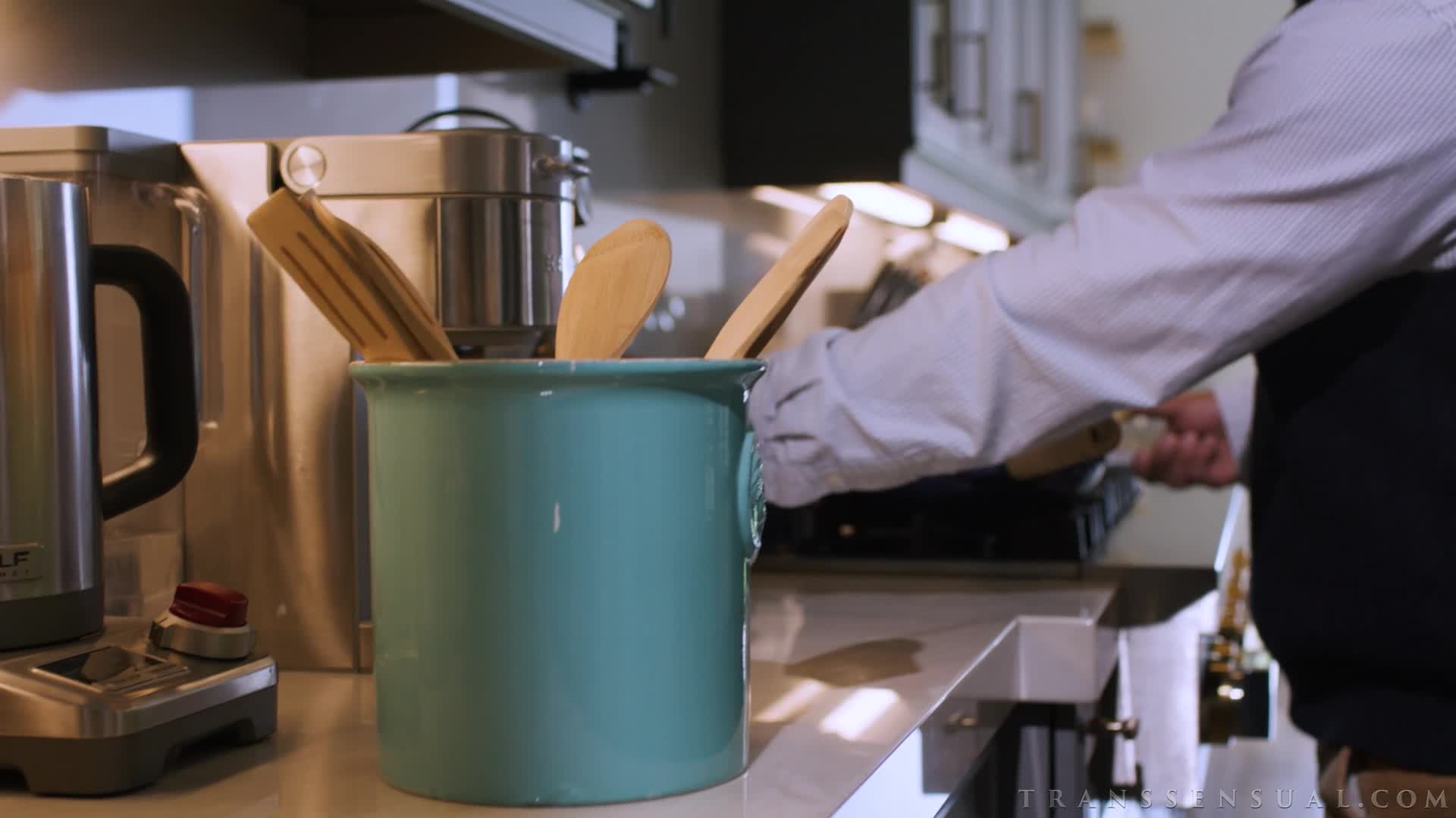 Video 813135 from Ariel Demure