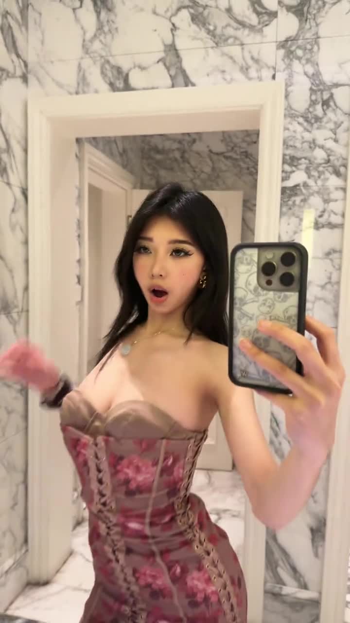 Video 813617 from caroline_slt8