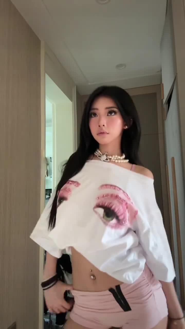 Video 813631 from caroline_slt8