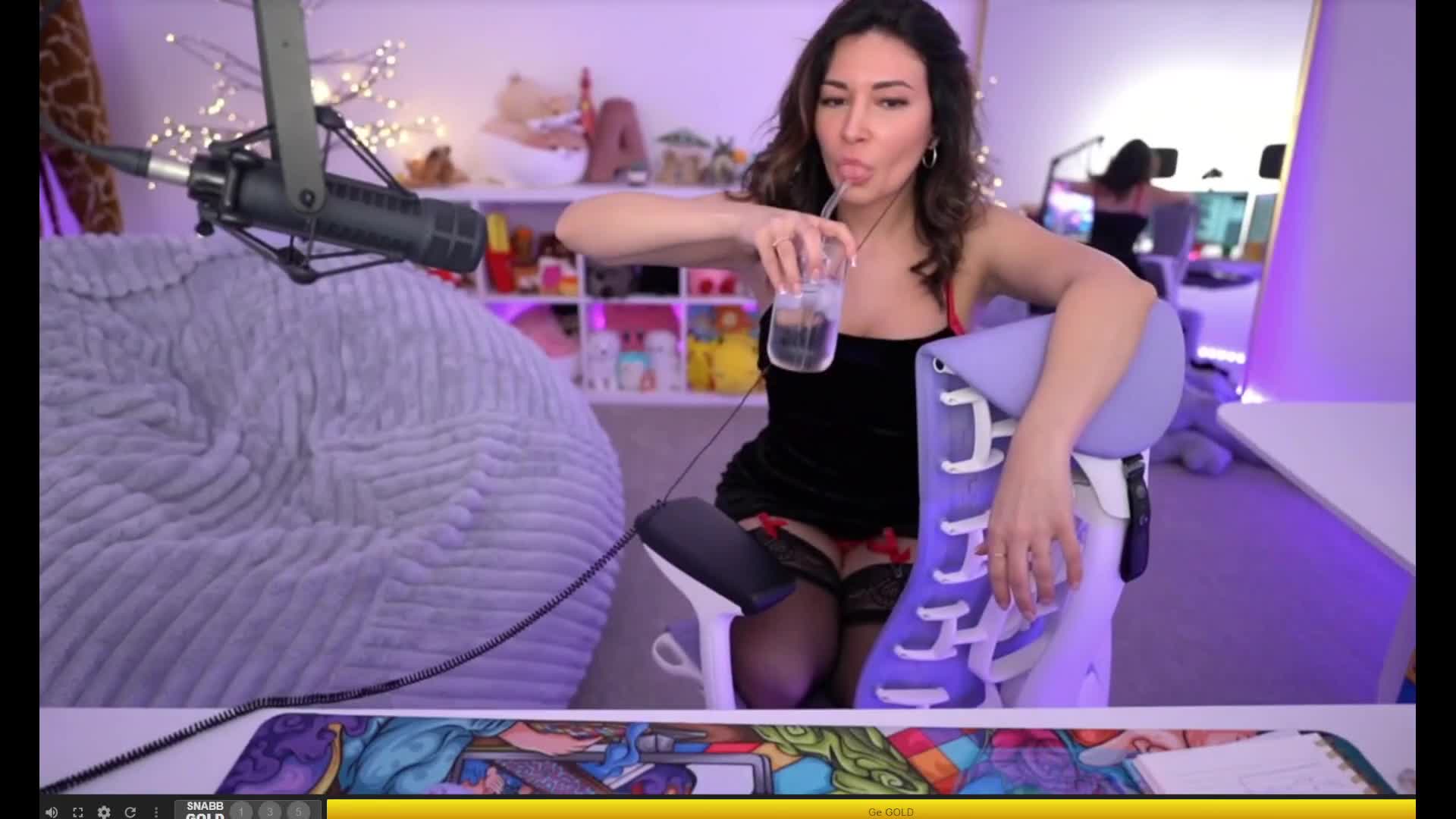 Video 830995 from Alinity
