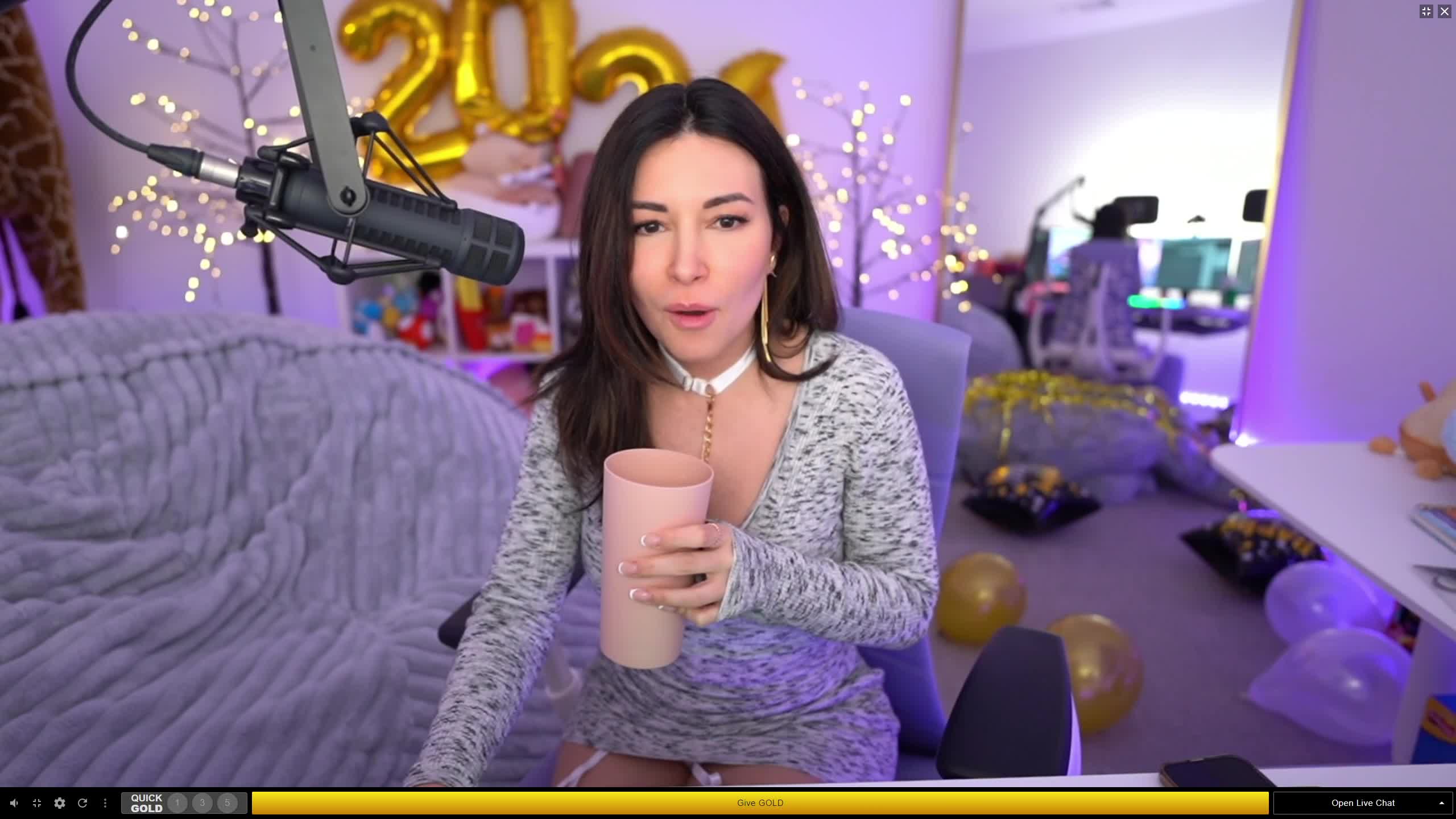 Video 830983 from Alinity