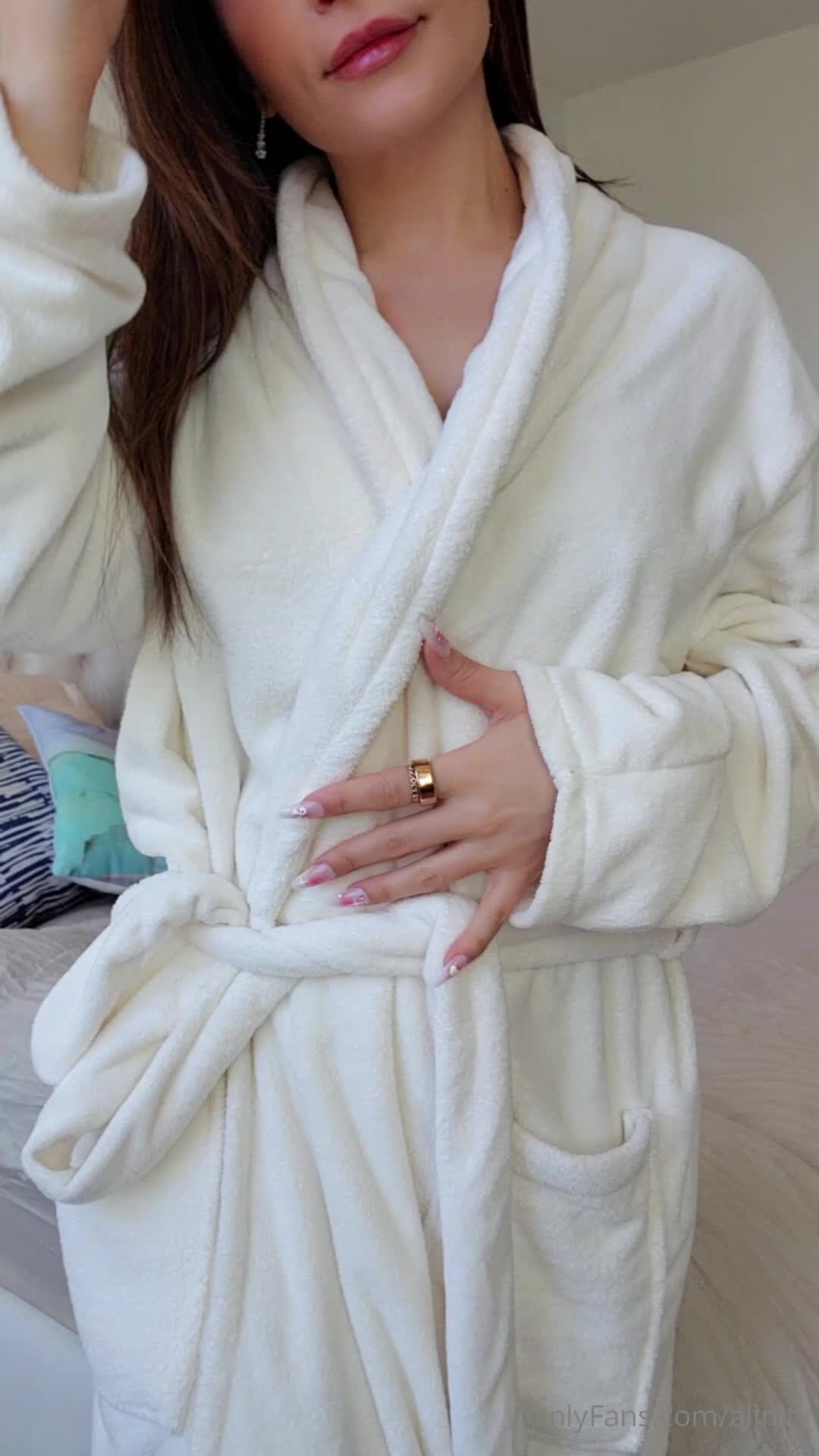 Video 831821 from Alinity