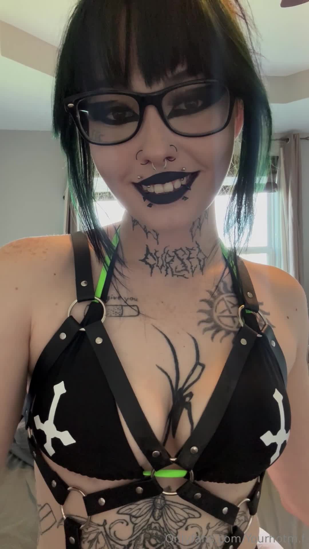 Video 834152 from HotGothM!lf / yourhotm.lf / yourhotmlf / Machine_Mommy
