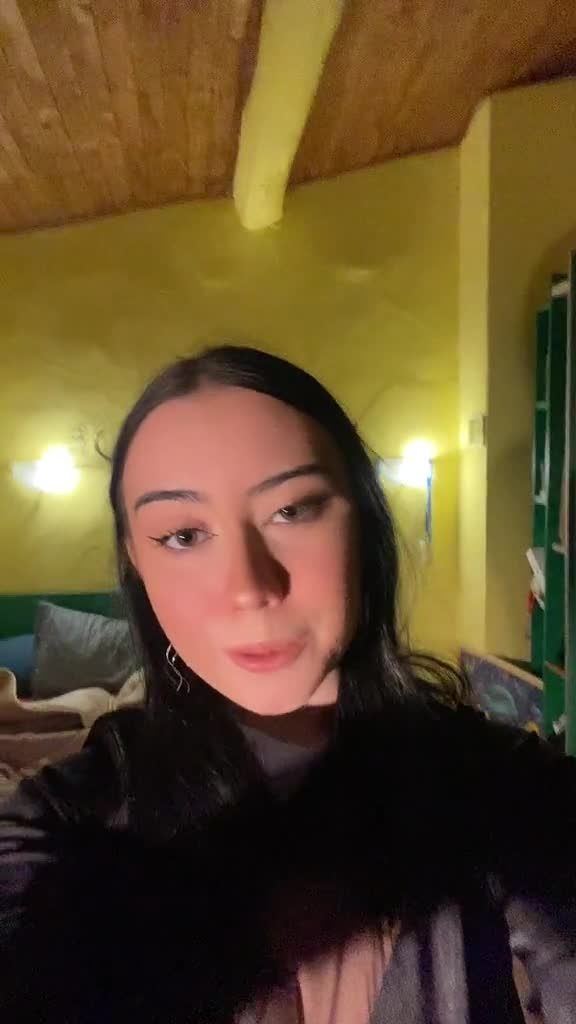 Video 838241 from yleniaacarcagno / yleniacarcagno_ [Busty Italian]