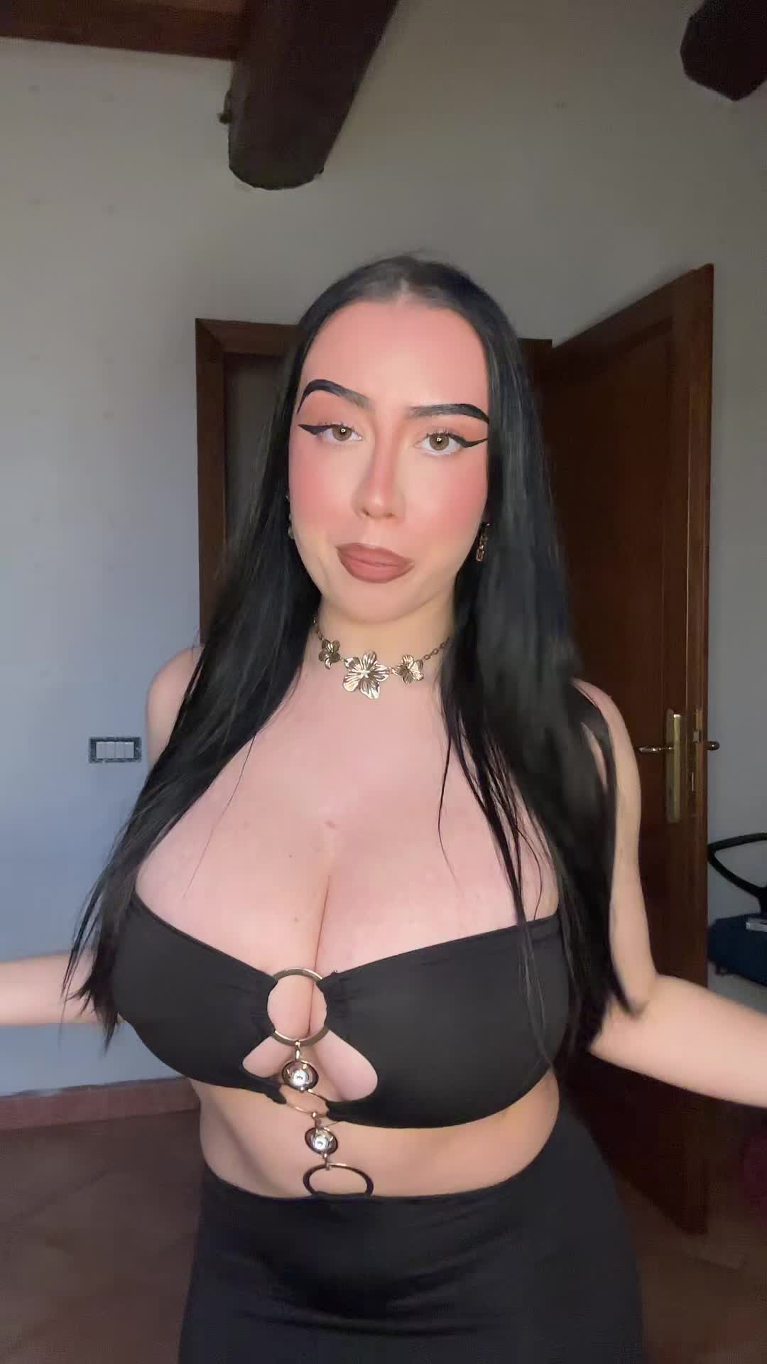 Video 840947 from yleniaacarcagno / yleniacarcagno_ [Busty Italian]