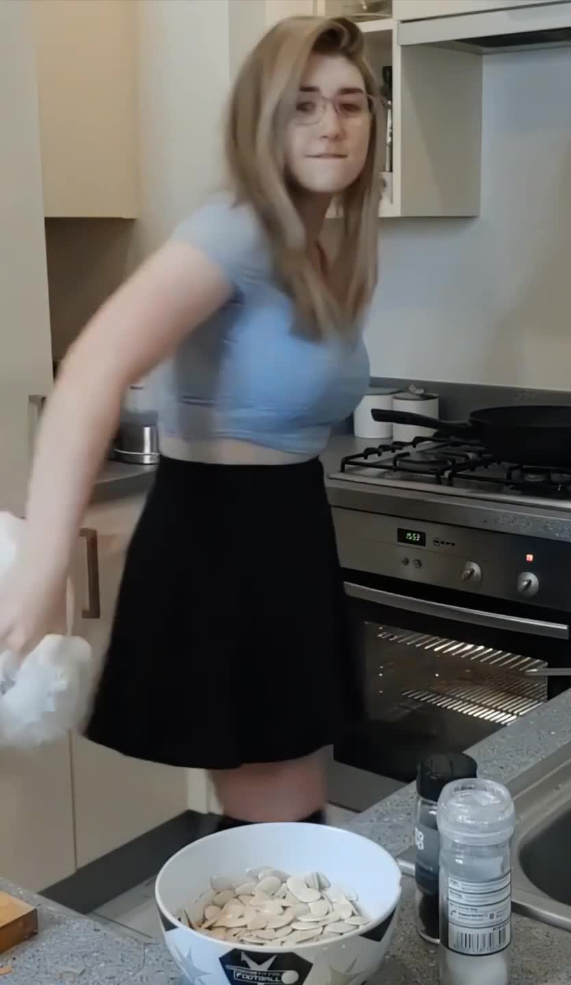 Video 843069 from Wolfabelle