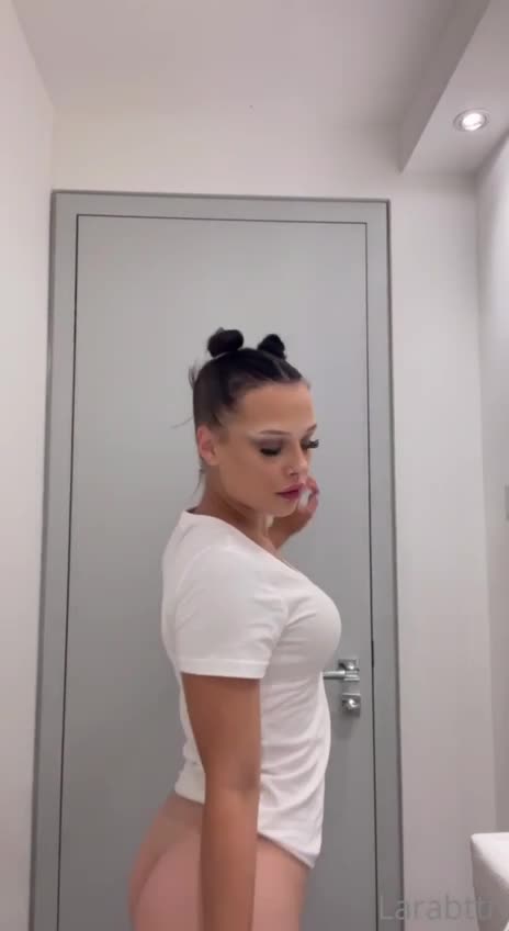 Video 615 from Lara Bttn