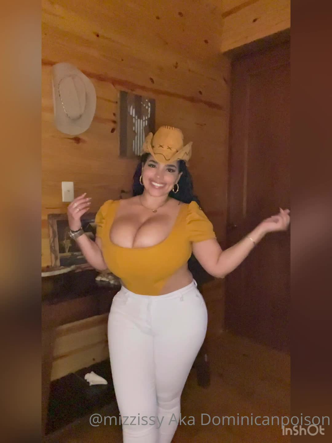Video 846673 from DominicanPoison / MizzIssy