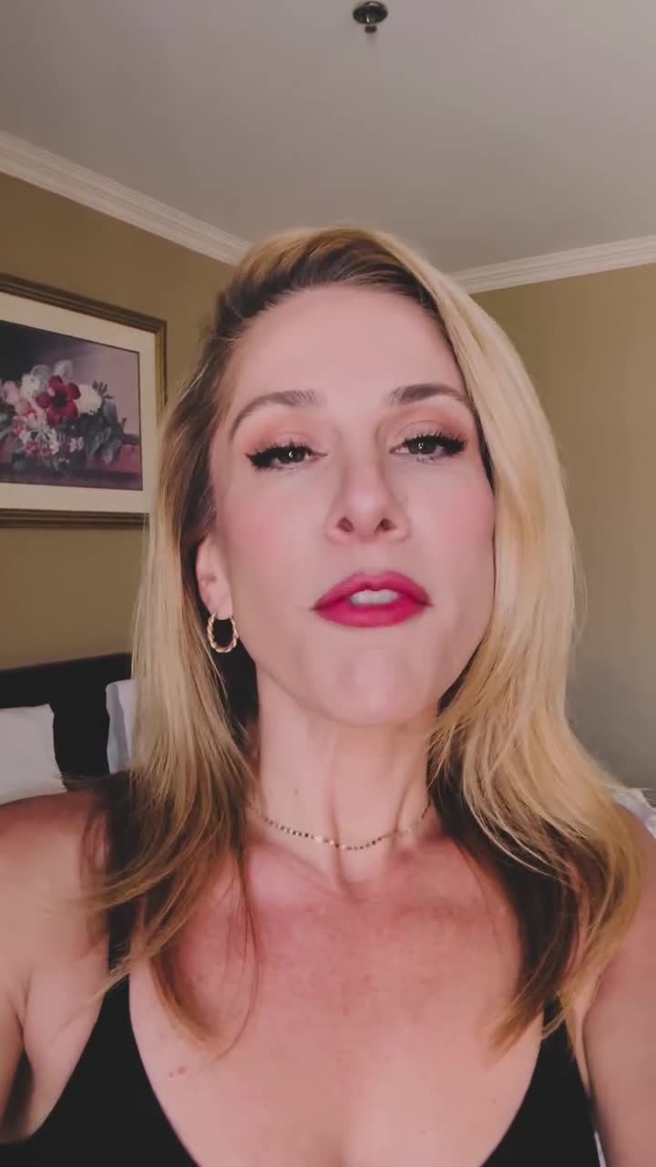 Video 851210 from Ana Kasparian