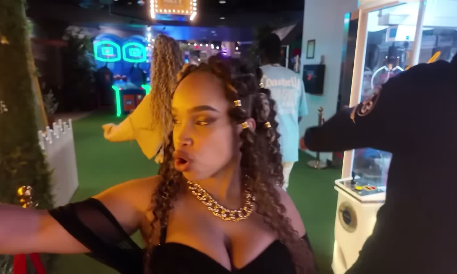 Video 857333 from Sheera Morrison