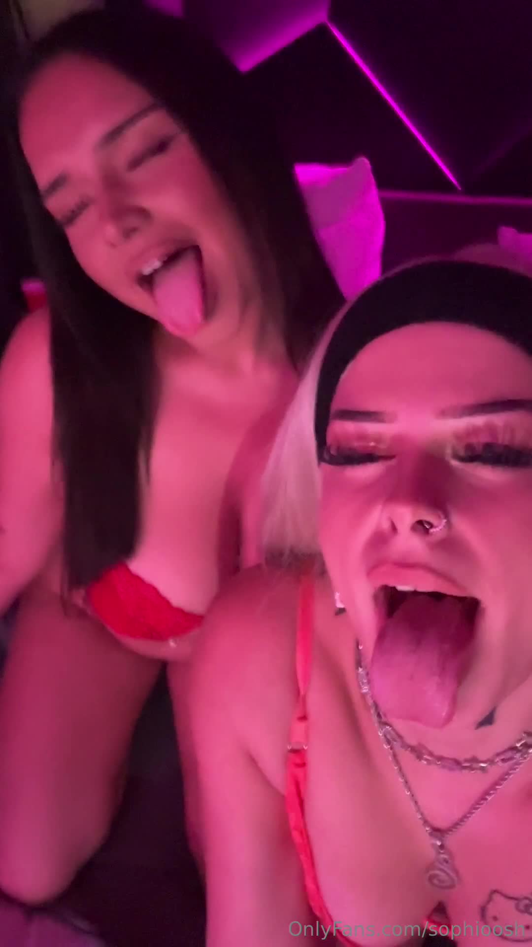 Video 945 from Sophioosh